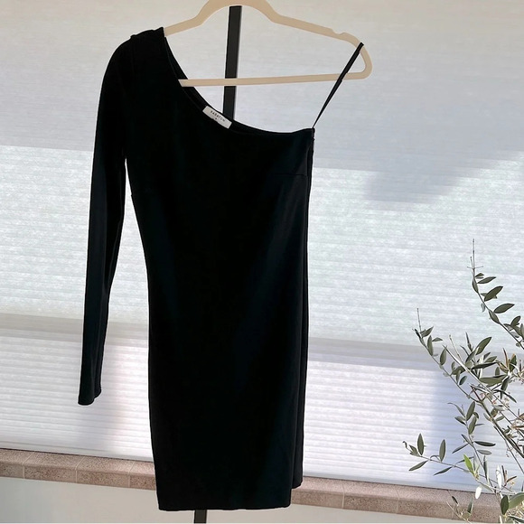 Babaton Aritzia One Shoulder Long Sleeve Mini Dress Black 2 Contemporary Party - Picture 1 of 3